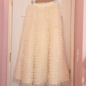 Poofy ruffle skirt cream